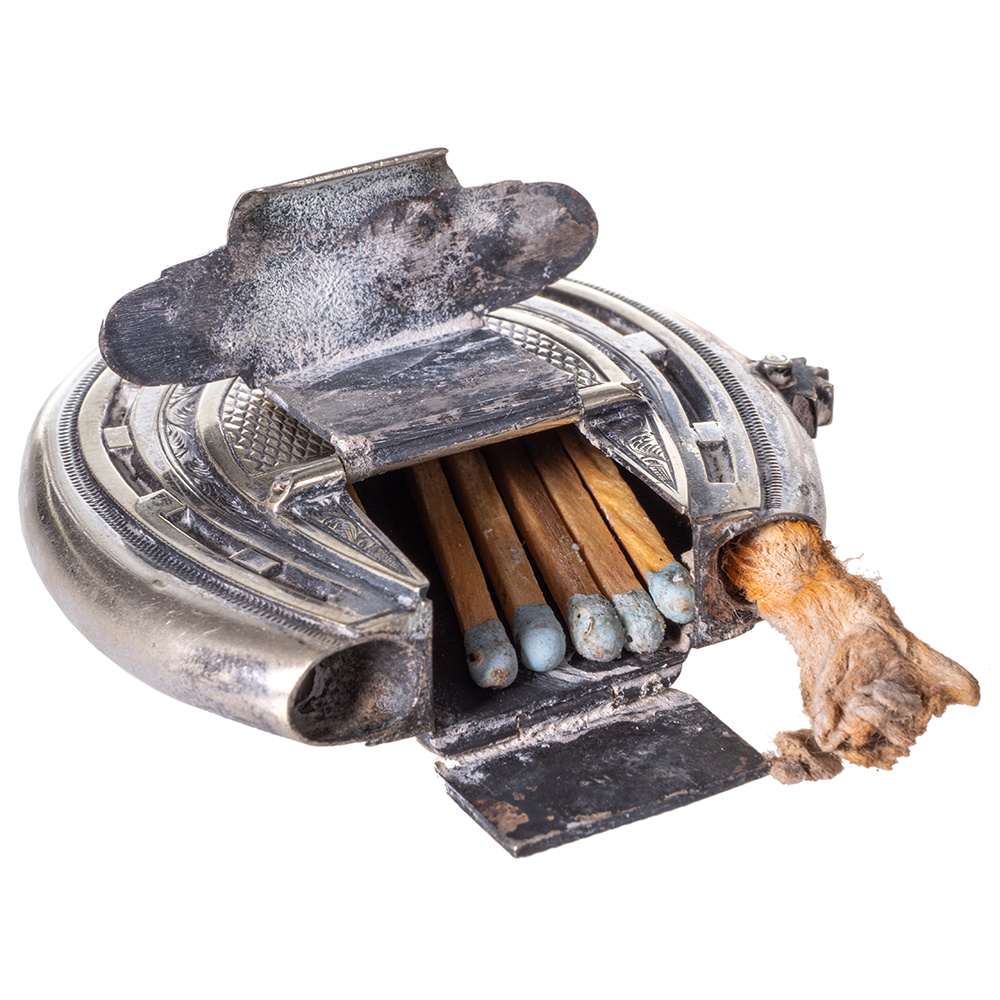 Image 3: English matchbox from the 1880s