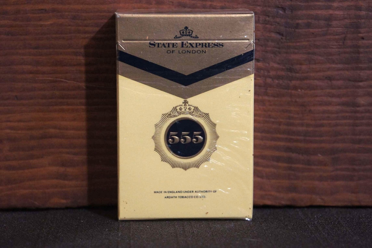 State Express 555 gold-and-blue pack