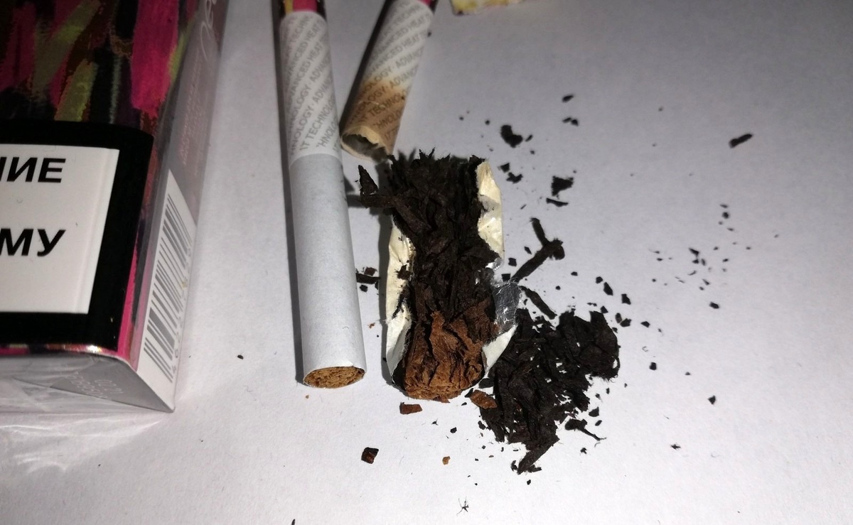 Reconstituted tobacco and glycerin in HeatSticks