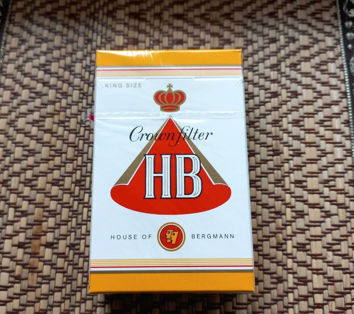 HB cigarettes pack